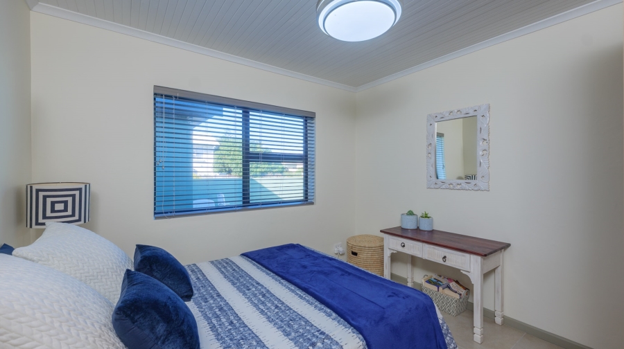 4 Bedroom Property for Sale in Struisbaai Western Cape